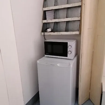 Affitta Camera Arretu La Chiesa Πανσιόν *